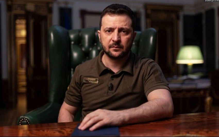 Zelenski “Azovstal” müdafiəsinə rəhbərlik edən komandirlərlə Türkiyədən qayıdır