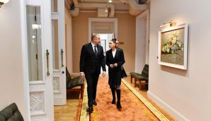 Prezident və birinci xanım Bakıda Uşaq-Gənclər İnkişaf Mərkəzində yaradılan şəraitlə tanış olublar -   FOTOLAR — foto 1