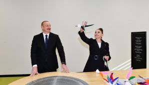 İlham Əliyev və Mehriban Əliyeva Bakıda “STEAM İnnovasiya Mərkəzi”nin açılışında iştirak ediblər -       FOTO — foto 9