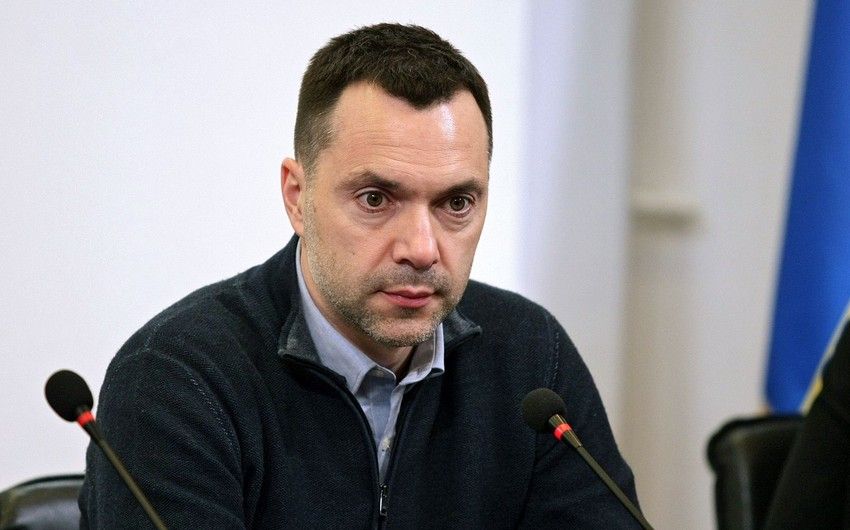 Oleksiy Arestoviç Ukrayna Prezident Ofisi başçısının müşaviri vəzifəsindən istefa verdi