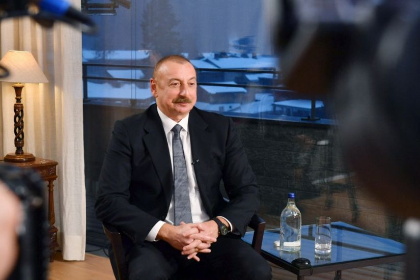 Prezident: Azərbaycan cəmiyyəti ilə çox açıq kommunikasiya kanalım var