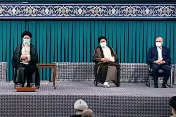 İrandan kim daha çox oğurlayıb: Şah ailəsi, yoxsa molla rejimi? -     VİDEO