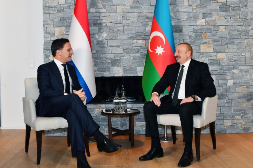 Prezident İlham Əliyev Davosda Niderland Krallığının Baş naziri ilə görüşdü -   YENİLƏNDİ