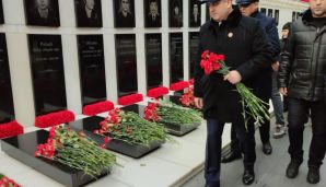 Adil Əliyev Şəhidlər xiyabanını ziyarət etdi -       FOTOLAR — foto 3