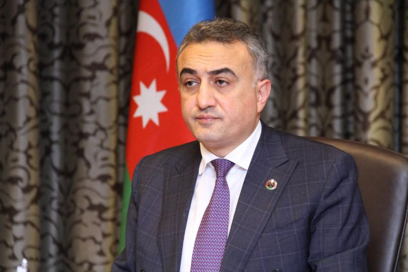"Vəkillərin sosial şəbəkələrdə öz həmkarlarını müzakirəyə çıxarması yolverilməzdir" -     Anar Bağırov