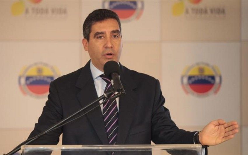 Keçmiş daxili işlər naziri həbsdən çıxaraq ölkəni tərk etdi