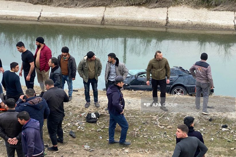 Azərbaycanda maşın su kanalına aşdı:     2 nəfər öldü, 1 nəfər yaralandı