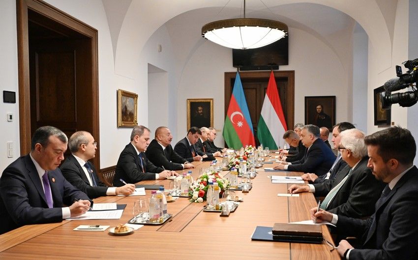 Azərbaycan Prezidentinin Macarıstanın Baş naziri ilə geniş tərkibdə görüşü oldu -     YENİLƏNDİ