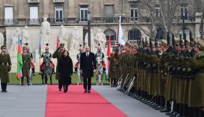 Budapeştdə Azərbaycan Prezidenti İlham Əliyevin rəsmi qarşılanma mərasimi oldu -   FOTOLAR — foto 2
