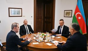 İlham Əliyevin Viktor Orban ilə məhdud tərkibdə görüşü oldu -   YENİLƏNDİ — foto 1