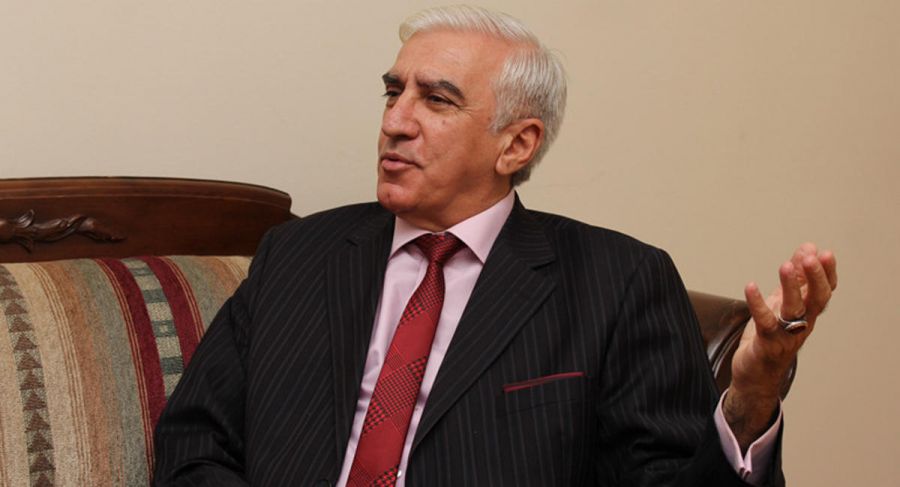 İlham Namiq Kamal: “Maaşdan narazı olan aktyorları kimsə məcbur saxlamır”