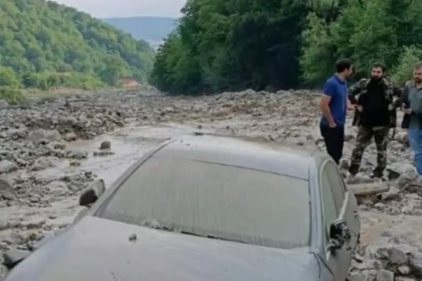İsmayıllıda selin apardığı "Mercedes" tapıldı -       FOTO