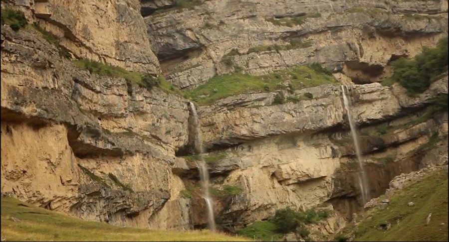 Qaxda qayalıq ərazidə yıxılaraq xəsarət alan şəxsdən xəbər var