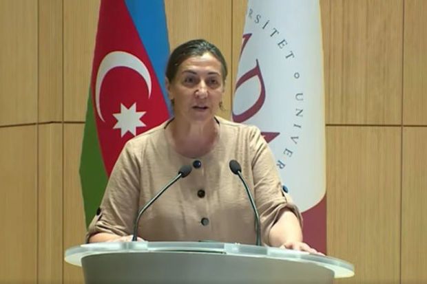 İmtahanda 59 bal toplayan şəhid anasının çıxışı maraqla qarşılandı -     VİDEO