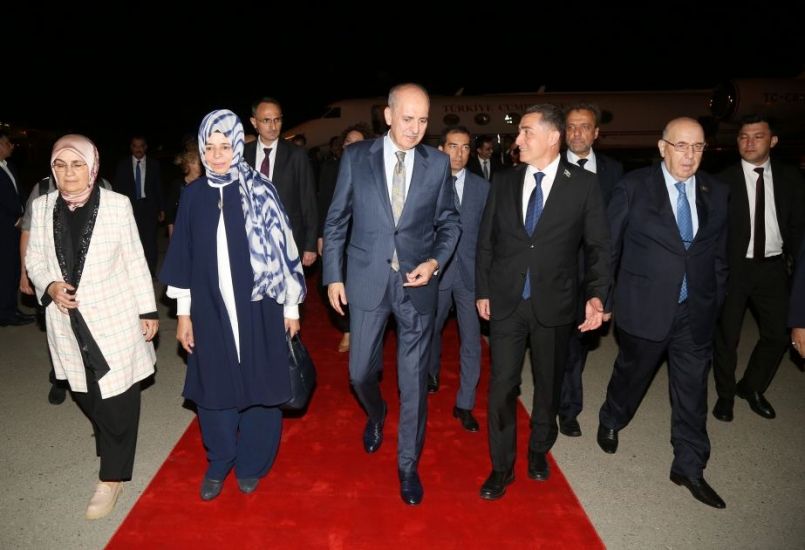 Numan Kurtulmuş Azərbaycana gəldi