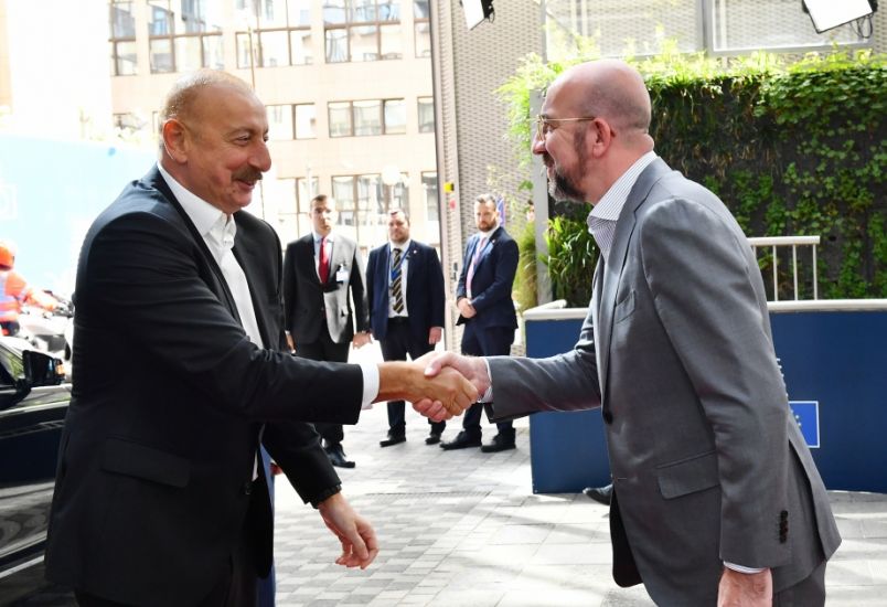 Brüsseldə Prezident İlham Əliyevin Avropa İttifaqı Şurasının Prezidenti Şarl Mişellə görüşü olub -   YENİLƏNDİ