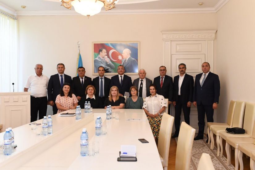 "Qaçqınkom" yanında İctimai Şuranın yeni tərkibdə ilk iclası keçirilib, sədr seçilib