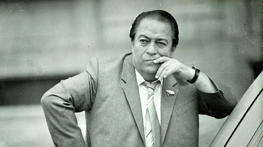 Rəşid Behbudovdan qalan bahalı brilyantları       BU ŞƏXS OĞURLADI - TƏFƏRRÜAT