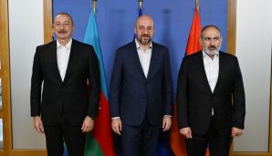 Brüsseldə Prezident İlham Əliyevin Avropa İttifaqı Şurasının Prezidenti və Ermənistanın baş naziri ilə üçtərəfli görüşü oldu -   YENİLƏNDİ - FOTOLAR — foto 3