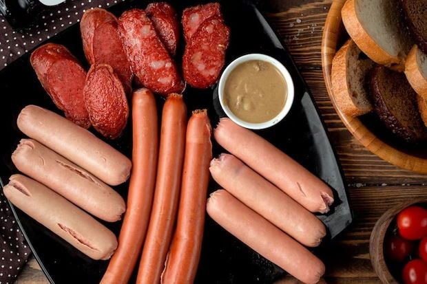 Hər gün kolbasa yemək ziyandırmı? -     FOTO