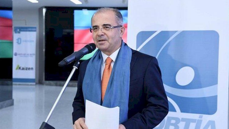 Akademiya rektorun 440 min manatlıq “Range Rover”inə görə cərimələnir?