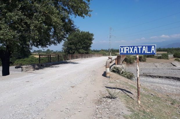 Qəbələdə uşaqları hədiyyələrlə aldadıb, xristian ədəbiyyatı yayırlar? -       FOTO