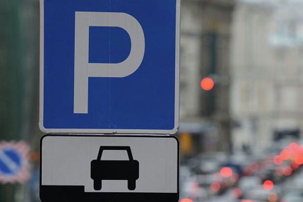 Parkinq “mafiyası” hücuma keçdi:     AzParking əməkdaşları döyüldü - VİDEO