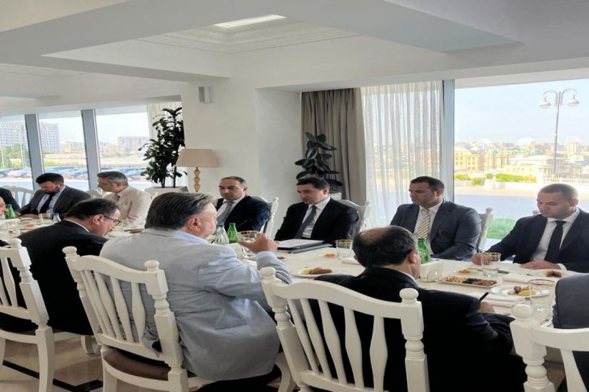 Hikmət Hacıyev: "Başqa yol yoxdur! Oyun bitdi!"