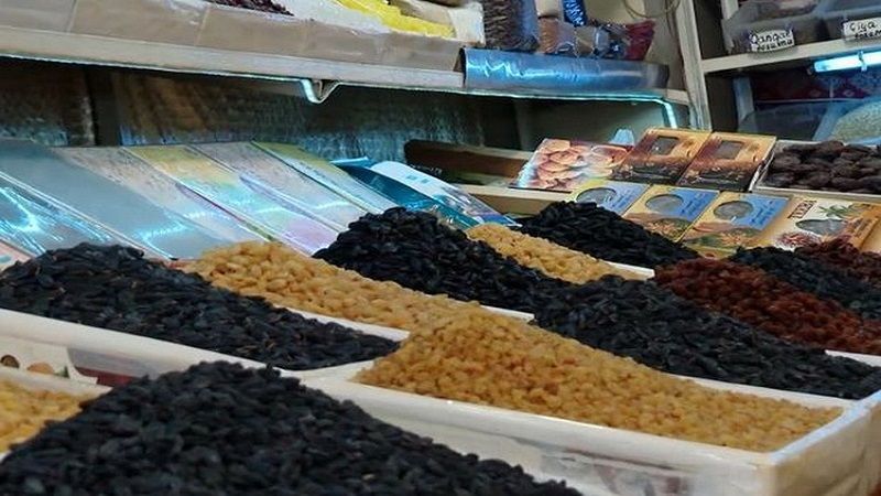 Mağazalarda satılan qara kişmişlər boyanır? -     VİDEO