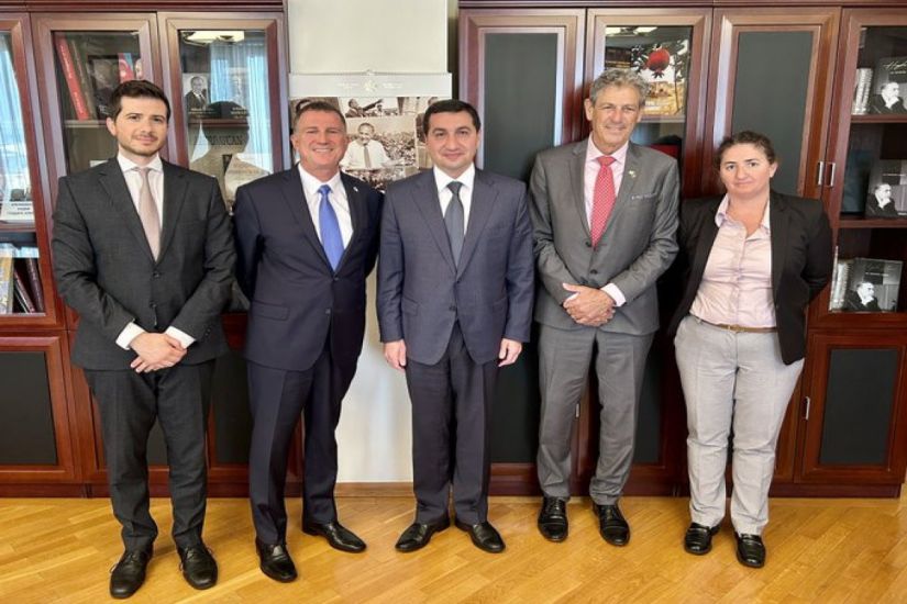 Hikmət Hacıyev İsrail nümayəndə heyəti ilə regional məsələləri müzakirə etdi
