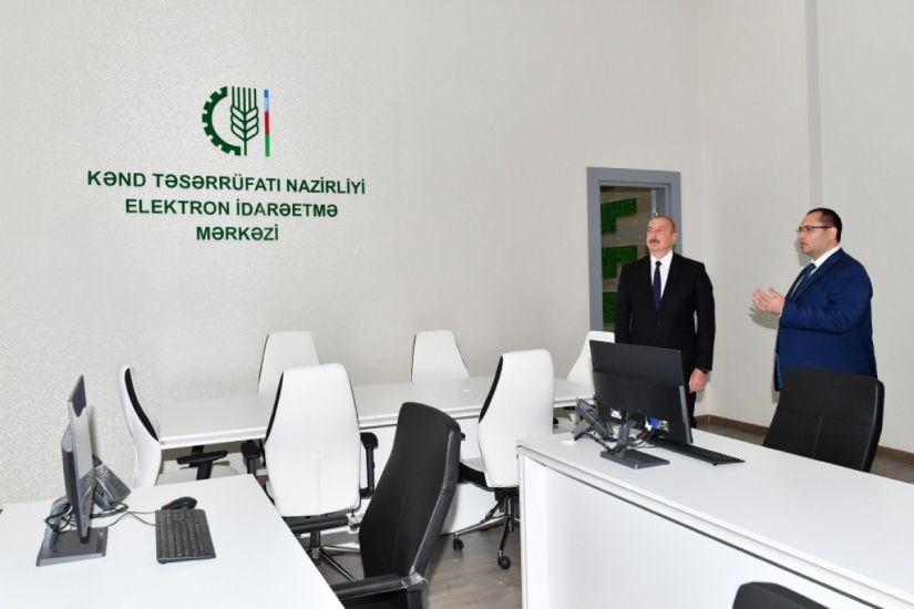 Prezident İlham Əliyev Kənd Təsərrüfatı Nazirliyinin Bakıda yeni inzibati binasının açılışında iştirak etdi -    FOTO