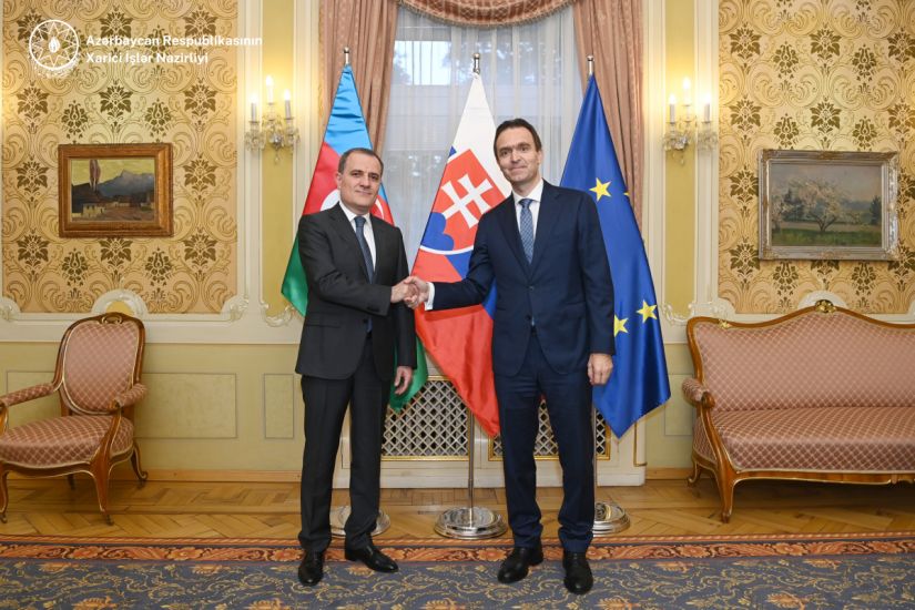 Ceyhun Bayramov Slovakiyanın Baş naziri ilə görüşdü