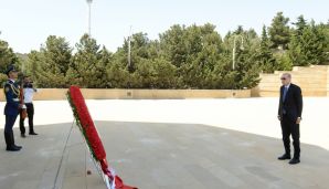 Türkiyə Prezidenti şəhidlərin xatirəsini ehtiramla yad etdi -     FOTO — foto 3