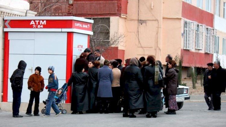 "Qaçqınkom"dan bu məcburi köçkünlərə verilən “çörəkpulu”nun dayandırılacağı barədə məlumata    MÜNASİBƏT