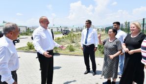 Azərbaycan Prezidenti Ağalı kəndində sakinlərlə söhbət etdi:   "Necə yaşayırsınız burada?" - FOTO — foto 6