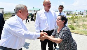 Azərbaycan Prezidenti Ağalı kəndində sakinlərlə söhbət etdi:   "Necə yaşayırsınız burada?" - FOTO — foto 7