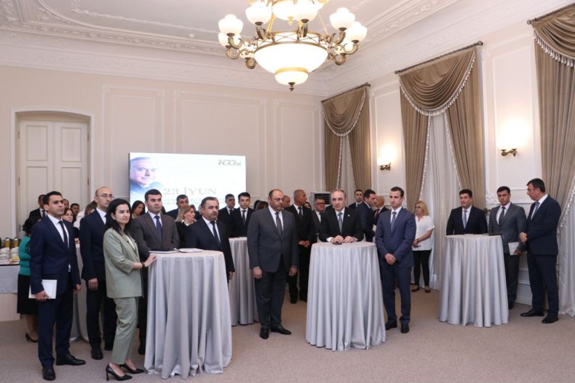Baş Prokurorluqda dövlət qulluqçularının peşə bayramı ilə bağlı tədbir keçirildi