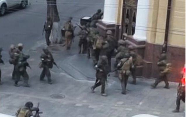 “Eynən bizdə Surət Hüseynovun qaldırdığı qiyam kimidir”