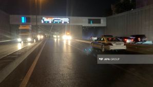 Bakıda altı avtomobilin iştirakı ilə baş verən qəza nəticəsində bağlanan yol açılıb -   YENİLƏNDİ — foto 2