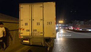 Bakıda altı avtomobilin iştirakı ilə baş verən qəza nəticəsində bağlanan yol açılıb -   YENİLƏNDİ — foto 8