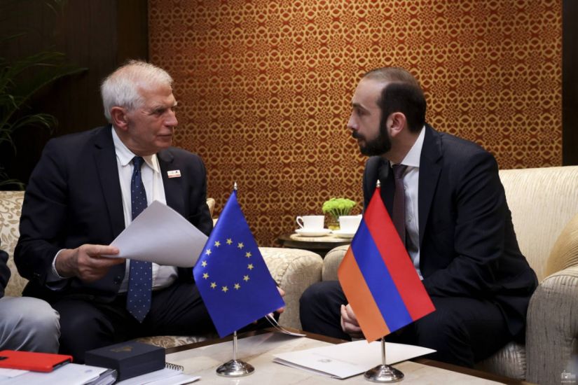 Mirzoyan Borrellə Azərbaycanla normallaşma prosesini müzakirə edib