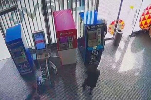 Hipermarketə hücum edən silahlıya aid olduğu iddia edilən sosial şəbəkə səhifələri -       FOTO