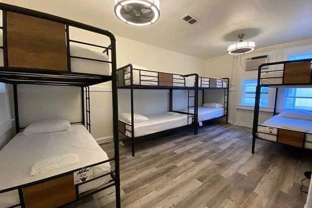Hosteldə qətl törədən üç uşaq atasına hökm oxundu -       VİDEO