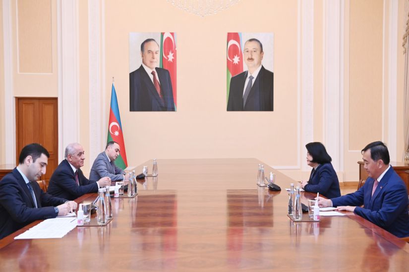 Əli Əsədov Kamboca Milli Assambleyası sədrinin müavini ilə görüşüb