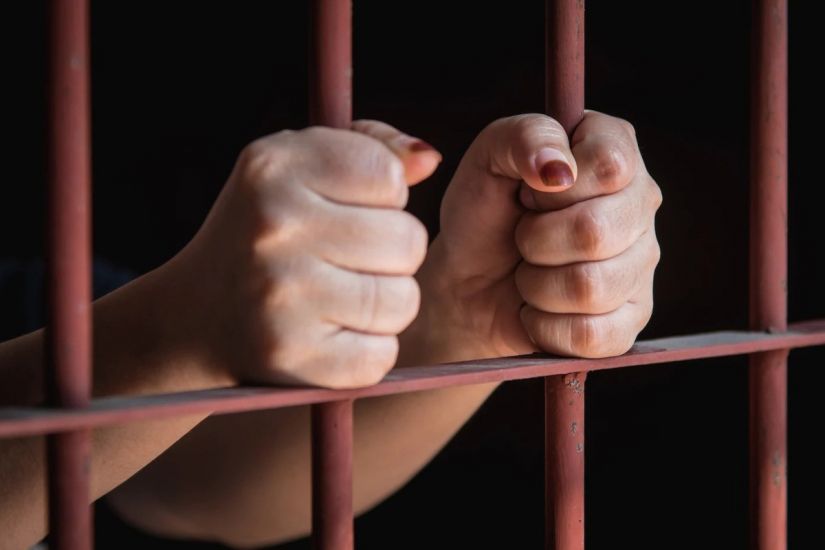 Dörd övladına aliment verməyən ana cəzalandırıldı