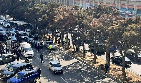 Bakının mərkəzindəki silahlı insidentin     YENİ GÖRÜNTÜLƏRİ