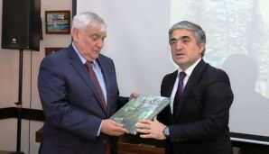 “Vətən müharibəsi tarixi. Şəxsiyyət faktoru” kitabının ingilis dilində nəşrinin təqdimatı olub -     FOTOLAR — foto 3