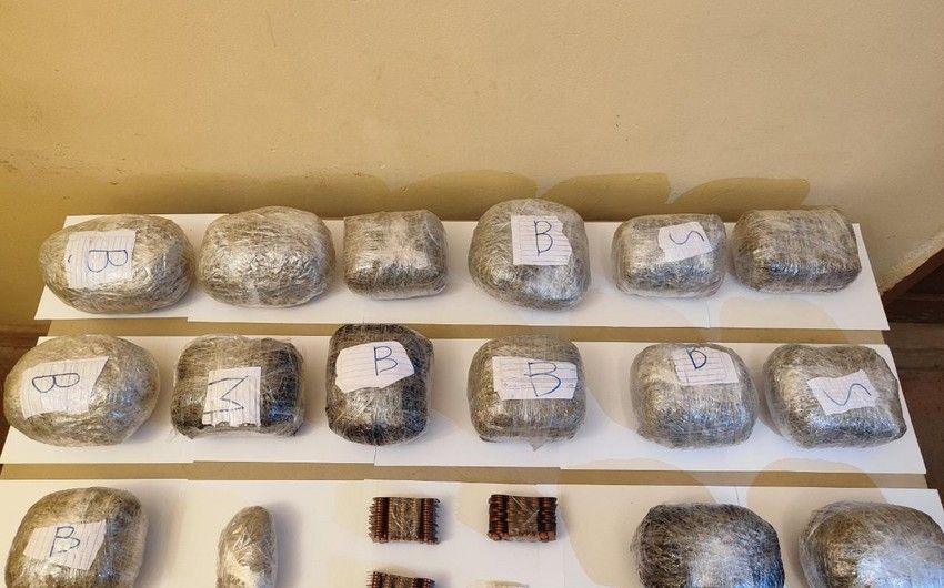 DSX: Sərhədi pozmağa çalışan şəxslər saxlanıldı:     30 kq narkotikin keçirilməsinin qarşısı alındı