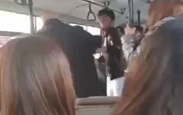 Bakıda avtobusda həyəcanlı anlar:      Sərnişinlər əlbəyaxa oldu - VİDEO