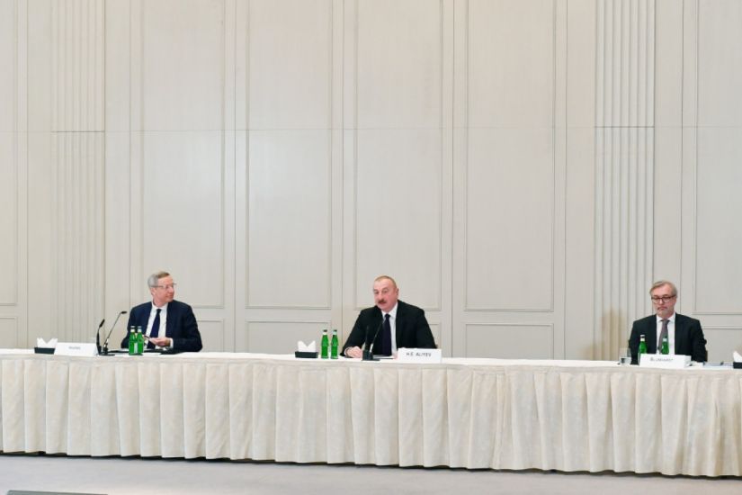 Prezident: Azərbaycanda elektrik enerjisi ilə bağlı daxili qiymətlər xarici sərmayədarlar üçün sərfəlidir